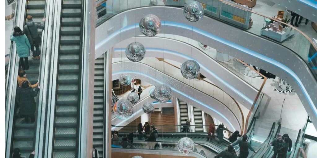 image of a shopping mall used to represent AI in everyday life